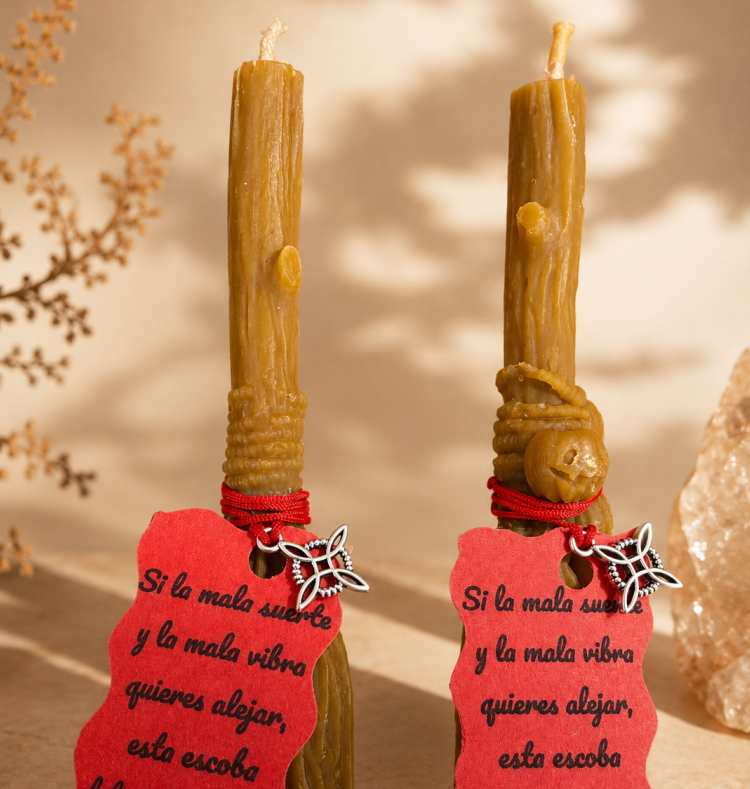 Vela escoba de cera de miel de abeja.