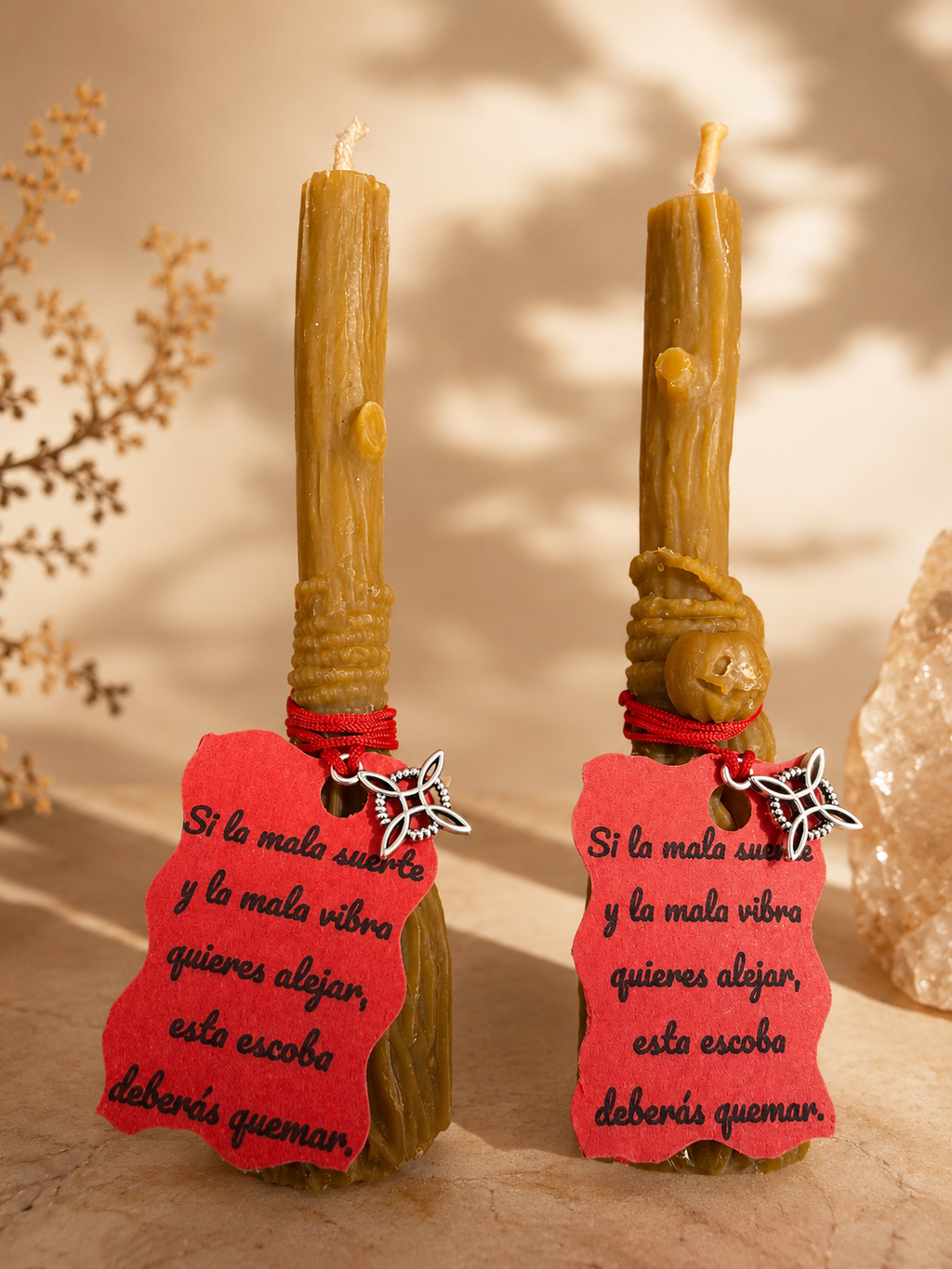 Vela escoba de cera de miel de abeja.
