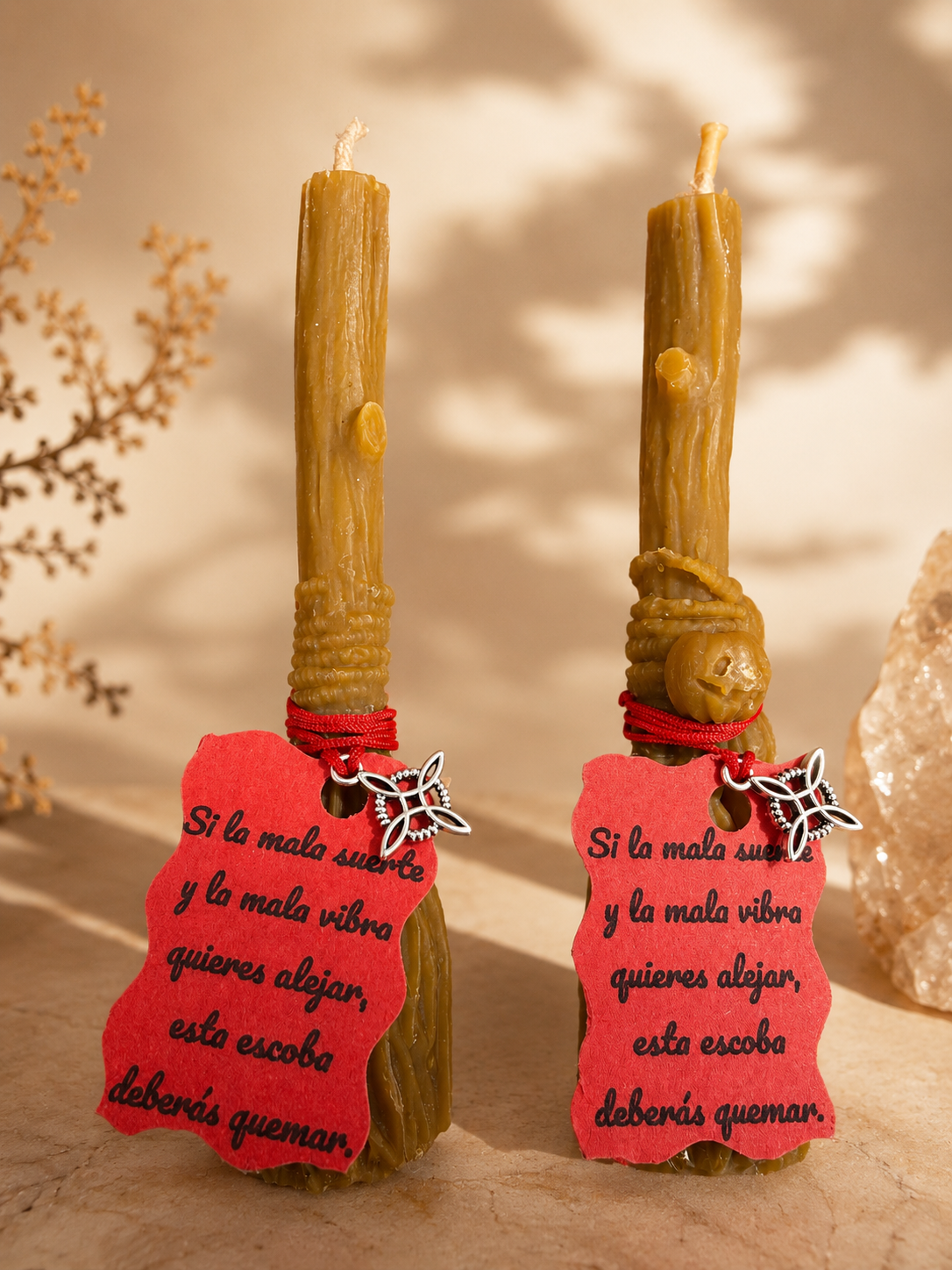 Vela escoba de cera de miel de abeja.
