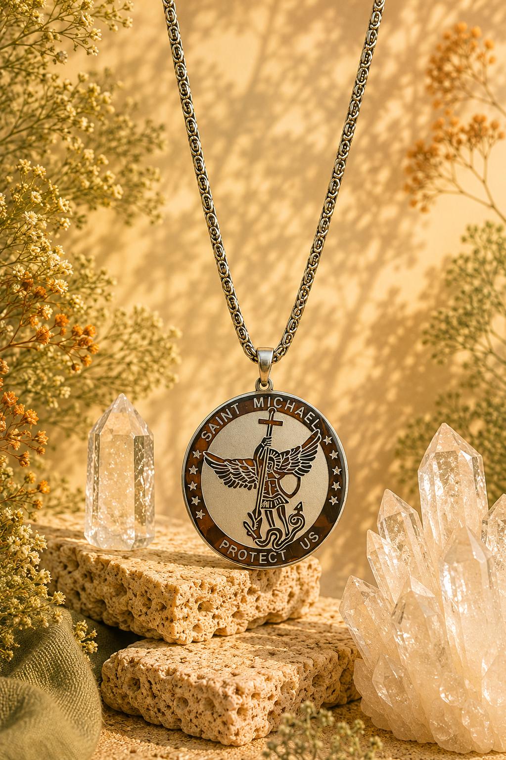Colgante medalla de San Miguel Arcángel en acero color plata 3cm